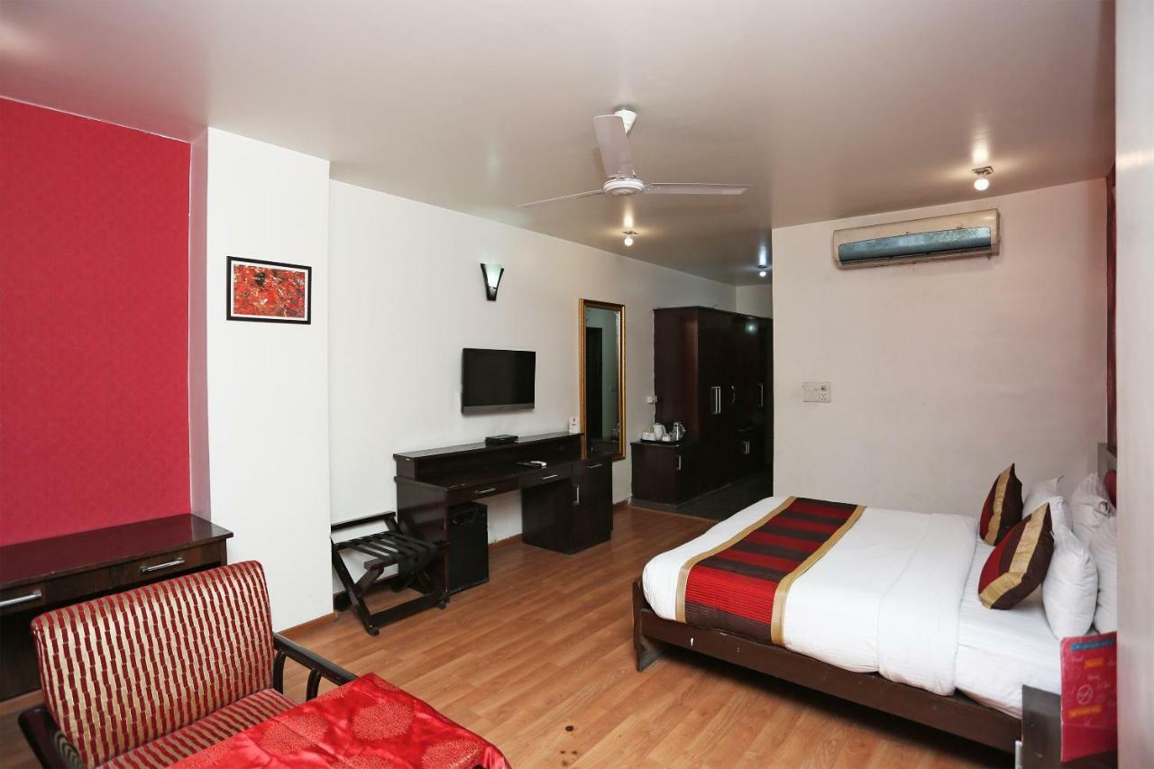 Hotel Palazzo Di Lara Ґазіабад Екстер'єр фото